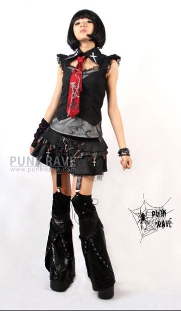 Punk Rave. Cyberpunk Y2k Outfit, Rave Outfits Diy, Visual Kei Outfits, Skirt With Pants, Visual Kei Fashion, Demon Queen, Estilo Harajuku, Grunge Clothes, Kei Fashion