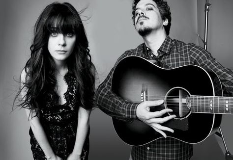 Indie sweetheart Zooey Deschanel and folk monster M. Ward make an irresistible return. She And Him, Band Photography, Rock N’roll, She & Him, Zooey Deschanel, New Girl, Vanity Fair, Music Artists, Good Music