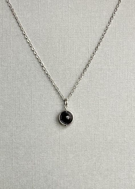 Silver Necklace With Black Stone, Simple Black Necklace, Necklace With Black Stone, Shifting Clothes, Black Stone Necklace, Black Obsidian Necklace, Silver Aesthetic, Black Pendant Necklace, Obsidian Necklace