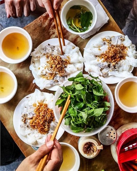 Vietnamese Breakfast, Fried Spring Rolls, Popular Dishes, Vietnam Food, Southern Dishes, Vietnamese Restaurant, Food Street, Vietnamese Cuisine, Best Street Food