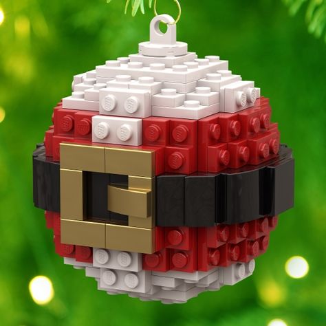 Here is my Santa Belt ball ornament submission for "Build To Give". I love how this came out. Lego Ornaments Christmas, Lego Candy Cane, Lego Ornaments Diy, Lego Diy Projects, Lego Patterns, Lego Sorting, Lego Christmas Ornaments, Lego Ornaments, Lego Wall Art