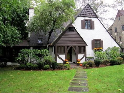 White Plains, House Exteriors, New York State, Family Home, Home And Family, Built In, Dream House, Cabin, House Styles