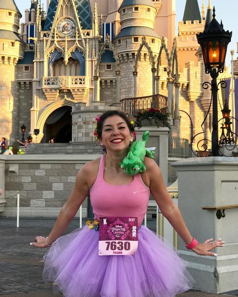 Disney Princess Half Marathon Costume Rapunzel, Princess Run Outfits, Disney 5k Costumes, Princess 5k Outfit, Run Disney Princess Outfit, Aurora Running Costume, Princess Marathon Outfits, Disney 5k Outfits, Disney Princess Race Outfits