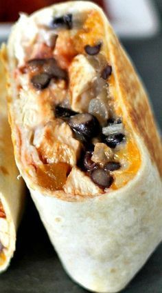 20 Minute Low Fat Healthy Chicken Burrito Recipe Chicken Burrito Recipe, Burrito Recipe Chicken, Low Fat Dinner, Burrito Recipe, Cucumber Diet, Low Cholesterol Recipes, Baking Powder Uses, Chicken Burrito, Easy Diet