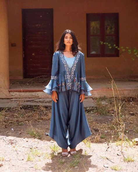 Cowl Pants, Creative Dresses, Draped Pants, Exhibition Ideas, Western Top, Homemade Clay, Cord Set, Garment Details, Pakistani Dresses Casual