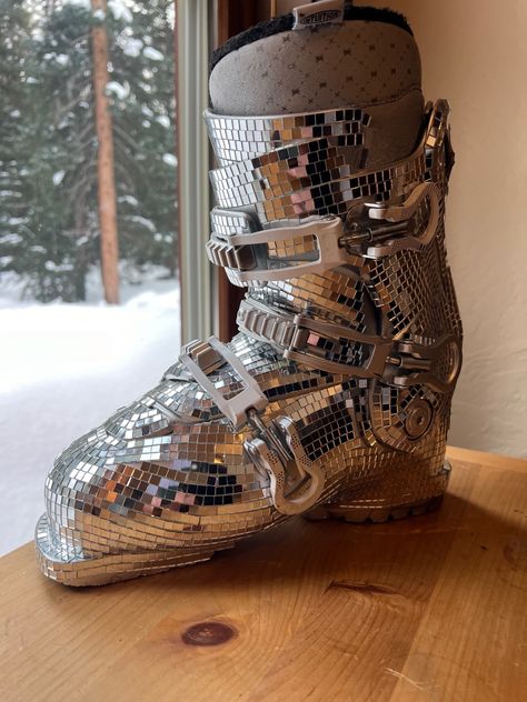 Disco Ball Ski Boot Wimter Boots, Ski Apres Party, Apres Ski Bachelorette, Ski Ball, 70s Ski, Décor Ski, Ski Fits, Ski Fit, Ski Shoes