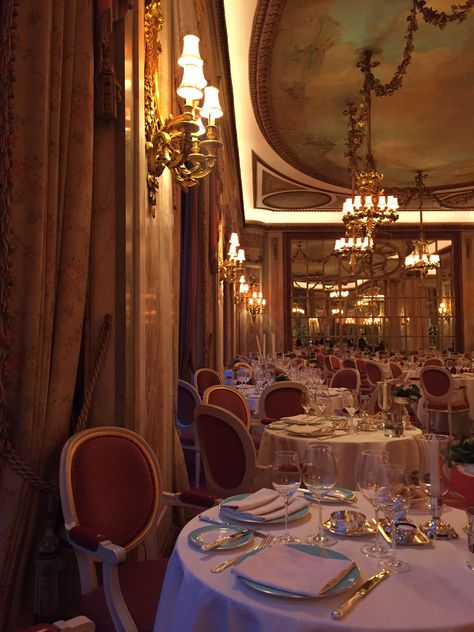 Ritz Hotel, Fancy Restaurants, Luxury Restaurant, Character Aesthetics, Modern Disney, The Ritz, Fancy Restaurant, The Princess And The Frog, Restaurant Interior