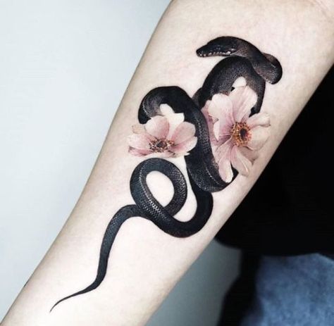 Black Snake Tattoo, Jasmine Tattoo, Tatoo 3d, Ghibli Tattoo, Snake Tattoo Design, Up Tattoos, Aesthetic Tattoo, Snake Tattoo, Black Snake