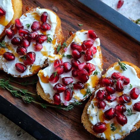 Goat Cheese Pomegranate Crostini, Goat Cheese Pomegranate, Goat Cheese Log, Thanksgiving Servings, Cheese Log, Easy Apps, Pomegranate Seeds, Freshly Baked, Appetizers Easy