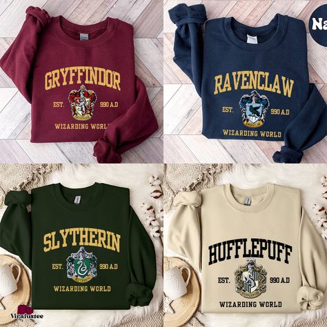 Harry Potter Matching Outfits, Casual Hufflepuff Outfit, Harry Potter Merchandise Clothes, Harry Potter Sweatshirts, Harry Potter Birthday Outfit, Harry Potter Things To Buy, Harry Potter Shirt Ideas, Harry Potter Stuff To Buy, Harry Potter Outfits Aesthetic