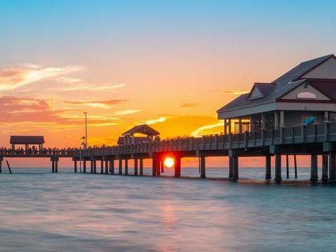 This Laidback Town May Be The Best-Kept Secret Destination On Florida's Gulf Coast - NewsBreak Rip Current, Florida Gulf Coast, River Flowing, Places In Florida, Gulf Coast Florida, Old Florida, Best Kept Secret, Haunted Places, Breath Of Fresh Air