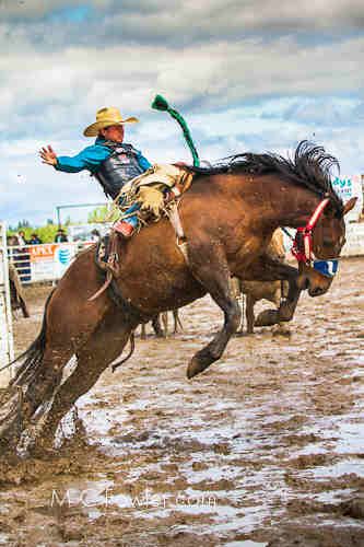 This pic is from our own Rodeo, it was a sloppy, muddy mess! But everybody just sucked it up and Rodeo'd On! Photo Thx To M.C. Fowler. Saddle Bronc Riding, Saddle Bronc, Bronc Riding, Rodeo Time, Rodeo Cowboys, Bucking Bronco, Wilde Westen, Rodeo Horses, Between Two Worlds