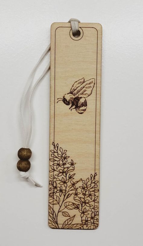 Nature Themed Lilac Flowers Wooden Bookmark With Tassel - Etsy UK Bookmark With Tassel, Nature Bookmarks, Woodburning Projects, Stencil Projects, Laser Art, Wood Burning Crafts, Flower Bookmark, Wood Slice Ornament, Wooden Flowers