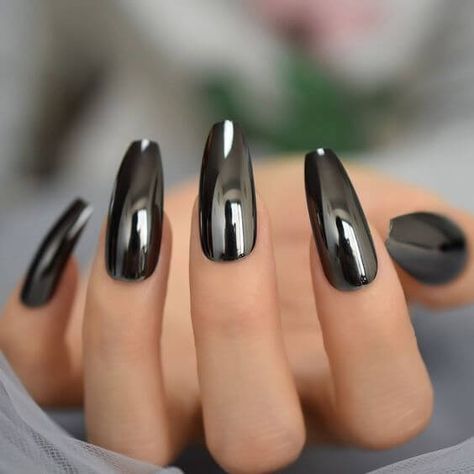 Black Mirror Chrome Nails Black Metallic Nails, Nails Black Chrome, Black Nails With Chrome, Dark Chrome Nails, Black Chrome Nails, Chrome Nails Designs, Long Press On Nails, Mirror Nails, Desain Signage