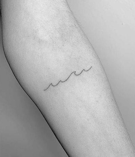 Line Wave Tattoo, Fine Line Wave Tattoo, Line Tattoo Arm, Wellen Tattoo, Tattoo Wave, Simple Wave Tattoo, Continuous Line Tattoo, Black Line Tattoo, Wave Tattoo Design