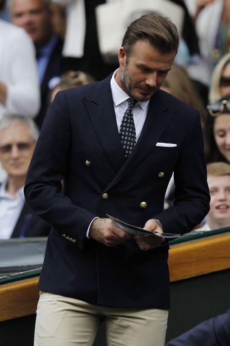 David Beckham, Wimbledon, Double breasted. Double Breasted Blazer Men, Beckham Suit, Classy Menswear, David Beckham Suit, Double Breasted Suit Men, Outfits Quotes, Gentleman Mode, David Beckham Style, Stylish Mens Suits