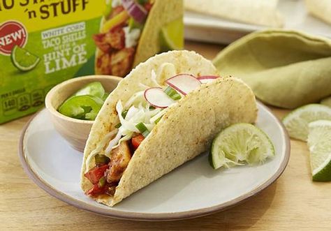 Easy Oven-Baked Chicken Tacos - Old El Paso Easy Beef Tacos, Lime Tacos, Jerk Chicken Tacos, Southwestern Food, Vegetarian Dinner Ideas, Delicious Chicken Recipes, Easy Oven Baked Chicken, Lime Chicken Tacos, Honey Lime Chicken