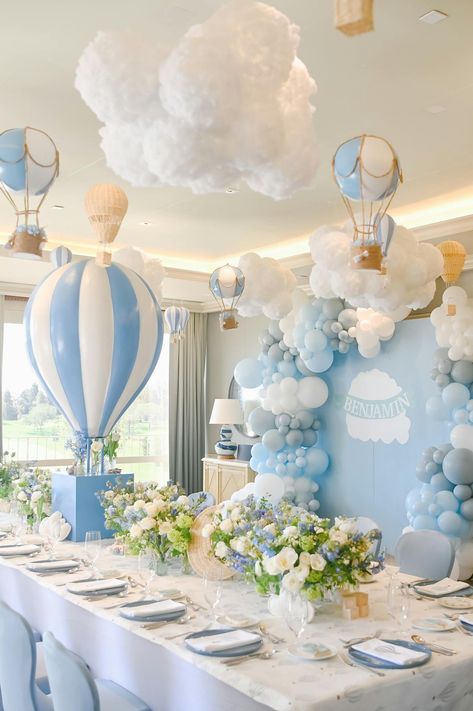 This Whimsical Baby Shower Swept Us Away and Left Us Floating on Clouds | Hudson Production | PartySlate Cloud Baby Shower Theme, Hot Air Balloon Shower, Fancy Baby Shower, Whimsical Baby Shower, Classy Baby Shower, Hot Air Balloon Party, Adventure Baby Shower, Bridal Shower Balloons, Baby Shower Theme Decorations