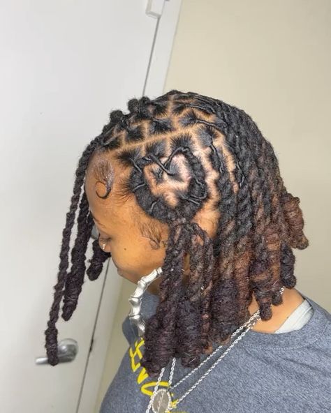 LOC SPECIALIST 🍀 on Instagram: “Crispy Loc Knot Bob w/ Heart 🥰💕. *cute note* : her twin daughters birthday is coming up & they have heart designs in their hair 🥰💕so I was…” Heart Style With Locs, Heart Barrel Twist Locs, Loc Bob Dreads Black Women, Dreadhead Styles, Loc Knot Bob, Handmade Locs, Loc Charms, Locs Starter, Dreads Black Women