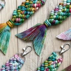 Kirsten | Macramé Artist on Instagram: “It’s been a while since a mermaid keychain has hit the feed! Are we still loving them? I know I am! I’ll never get tired of looking at this…” Diy Macrame Mermaid Tail, Mermaid Keychain Macrame, Mermaid Keychain Diy, Macrame Mermaid Tail Keychain Diy, Brace Ideas, Brownie Crafts, Mermaids Tail, Mermaid Keychain, Cute Macrame