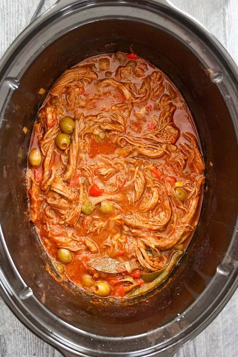 Ropa Vieja Crock Pot Recipe, Slow Cooker Ropa Vieja Crockpot, Ropa Vieja Recipe Puerto Rican, Spanish Crock Pot Recipes, Ropa Vieja Crock Pot, Authentic Ropa Vieja Recipe Cuba, Slow Cooker Latin Recipes, Crock Pot Ropa Vieja, Ropa Vieja Recipe Crockpot