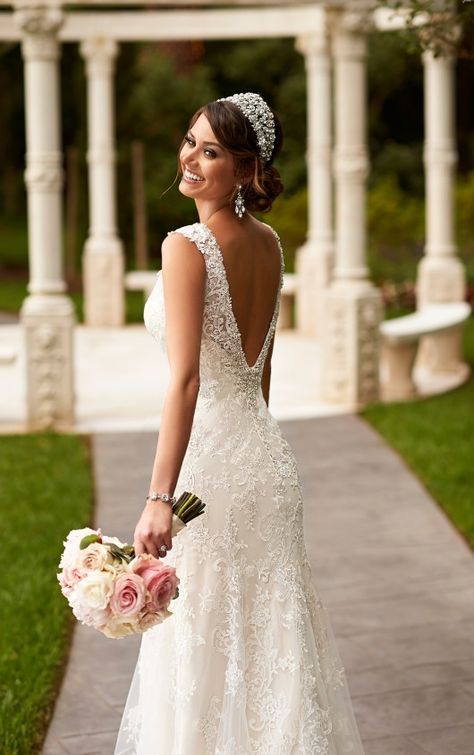 6037 Column Wedding Dress by Stella York Stella York Bridal, Fall Vintage, 2015 Wedding Dresses, Stella York, Trendy Wedding Dresses, Lace Wedding Dress Vintage, Wedding Fall, Backless Wedding, Wedding Gowns Vintage