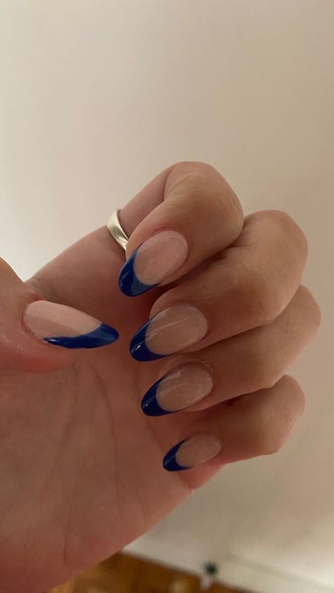 Cute Easy Almond Nail Designs, All One Color Nails, Minimalistic Summer Nails, Blue Nails For Graduation, Navy Blue Summer Nails, Midnight Blue French Tip Nails, Gel X Nails Simple, Simple Grad Nails, Almond Nails Sparkle