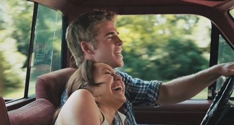 The Last Song Movie, Nicholas Sparks Movies, Miley And Liam, Song Photo, The Last Song, Nicholas Sparks, Liam Hemsworth, Movie Couples, Dating Again