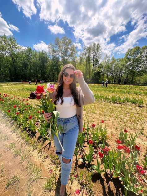 Tulips. Outside. Spring. OOTD. Outdoors. Tulip Farm Outfit Cold, Tulip Picking Photos, Flower Garden Outfit Ideas, Tulip Field Outfit Ideas, Tulip Picking Outfit, Tulip Garden Photoshoot, Tulip Farm Outfit, Tulip Field Outfit, Tulip Farm Photoshoot