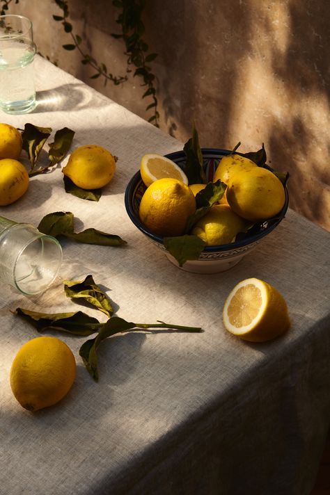 Mediterranean Aesthetic, Estilo Tropical, Fruit Photography, Photographie Inspo, Foto Inspiration, Slow Living, Photography Inspo, Life Photography, Still Life Photography