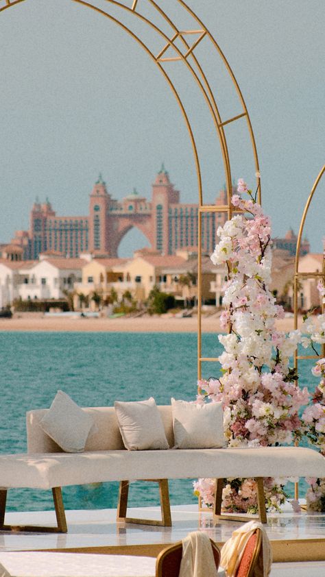 Dubai, wedding in front of the atlantis on the beach Atlantis Wedding, Uae Wedding, Dubai Wedding, Pretty Wedding Dresses, Micro Wedding, Pretty Wedding, Atlantis, Beach Wedding, Photo Album