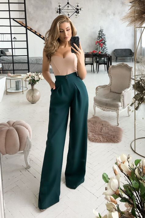 Fabric: High-quality suiting fabric 65% Cotton, 35% Polyester Palazzo style pants High rise  Inner seam length: 95cm/ 37.5 in Ținute Business Casual, Elegantes Outfit Frau, Fest Outfits, Stil Elegant, Stil Inspiration, Ținută Casual, Modieuze Outfits, Elegantes Outfit, Looks Chic