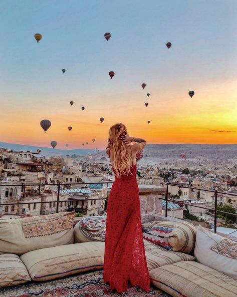 A WEEK IN TURKEY - OUTFITS - LE HAPPY : LE HAPPY Turkey Fashion, Turkey Vacation, Istanbul Fashion, Istanbul Photography, Turkey Destinations, Cappadocia Turkey, Istanbul Travel, Honeymoon Outfits, Le Happy