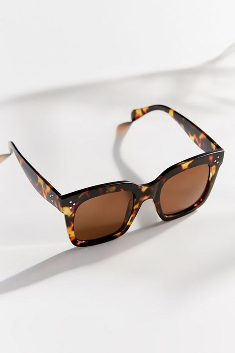 Urban Outfitters Sunglasses, Face Jewelry, Board Pictures, Oversized Square Sunglasses, Face Jewellery, Trendy Glasses, Tortoise Shell Sunglasses, Shop Accessories, Accessories Bags