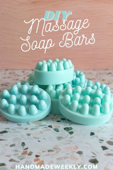 Learn how to make your own DIY massage bars for as little as $3.50 each! These are very similar to the Lush massage bars. Lush Massage Bar, Massage Soap Bars, Diy Vitamin C Serum, Massage Soap, Diy Massage, Massage Bar, Diy Soap Recipe, Fathersday Crafts, Diy Bathroom Vanity