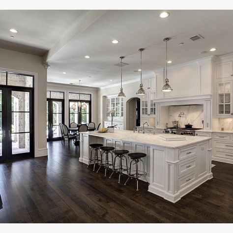 White Kitchen Interior, Model Dapur, Interior Dapur, Desain Pantry, Cabinets White, Kitchen Cabinets Decor, White Appliances, Appliances Kitchen, Dark Wood Floors