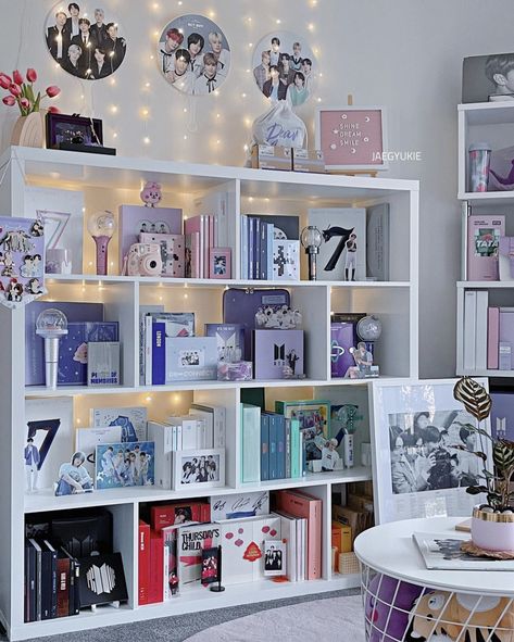 Kpop Albums Shelf, Army Room Decor, Kpop Room, Army Room, Room Shelf, Cute Diy Room Decor, Pinterest Room Decor, Study Room Decor, Cute Bedroom Decor