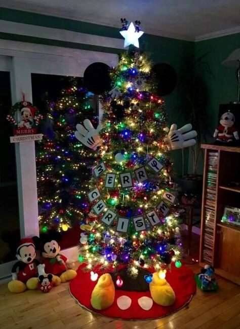 Mickey Mouse Tree Christmas Tree Ideas For Kids, Mickey Mouse Christmas Tree, Best Christmas Tree, Disney Christmas Decorations, Disney Christmas Tree, Unicorn Christmas, Minnie Christmas, Creative Christmas Trees, Mouse Christmas