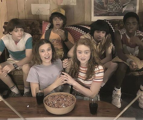 Stranger Things Bts, Starnger Things, Stranger Things Poster, Stranger Things Season 3, Stranger Things Kids, Stranger Things Actors, St Cast, I Love Cinema, Casting Pics