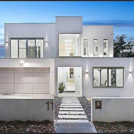 Top 50 Best Exterior House Paint Ideas - Color Designs Best Exterior House Paint, White Exterior Houses, Bedroom Inspirations Minimalist, House Paint Color Combination, Exterior House Color, Exterior Paint Colors For House, House Paint Exterior, Exterior Paint Colors, House Extensions