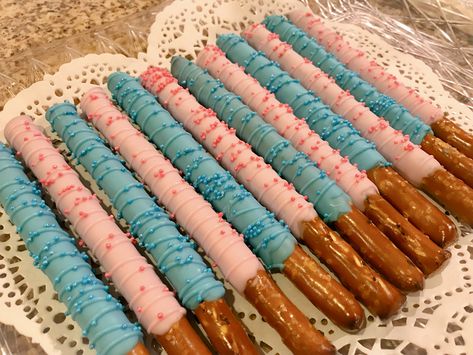 Gender Reveal Ideas Snack Table, Snack Table For Gender Reveal, Chocolate Covered Pretzel Rods Gender Reveal, Gender Reveal Casual Outfit, Pretzel Gender Reveal, Sweets For Gender Reveal, Gender Reveal Pretzel Sticks, Gender Reveal Dipped Strawberries, Candy Table Ideas Gender Reveal