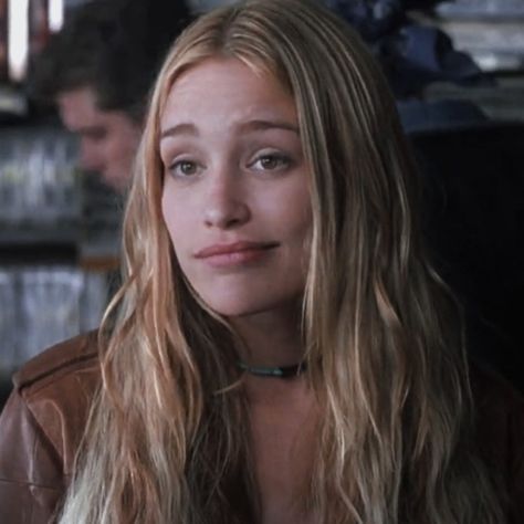 Ugly Hair, Piper Perabo, Aryton Senna, Coyote Ugly, Blonde Actresses, Violet Hair, Fashion Tv, Lace Up Sandals, Girl Crushes