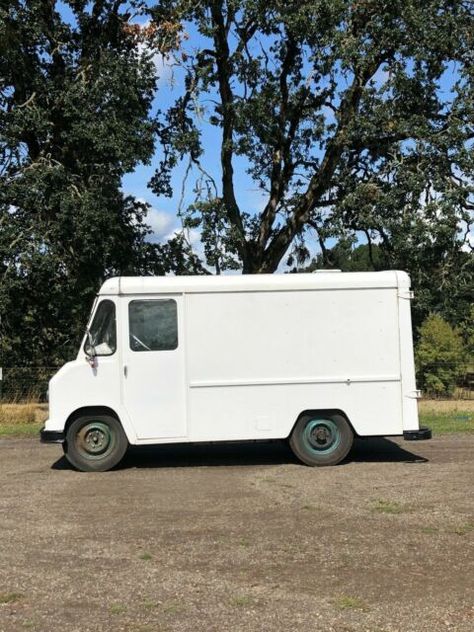 Vintage 1960 IH Metro-Lite Step Van IHC international harvester P10 Metro mite for sale: photos, technical specifications, description Graffiti Books, Chevy Trucks Older, Mobile Coffee Shop, Aluminum Shelves, International Harvester Tractors, International Harvester Truck, Step Van, Old Ford Trucks, Lifted Chevy Trucks