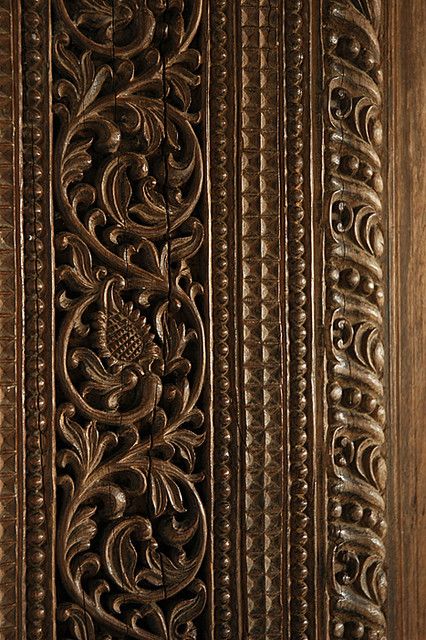 Ancient Wood Carving-0085 | Lankathilaka R.M.V Kandy | Flickr Wooden Carving Design, Ornamental Wood Carving, Modern Home Entrance, Wooden Bedroom Furniture Sets, Kerala Architecture, Medieval Pattern, Traditional Front Doors, Wood Carving Furniture, Wooden Sofa Set Designs