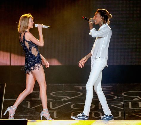 Taylor Swift And Wiz Khalifa Have Major Chemistry Onstage: Watch Mens Club Outfit, 1989 World Tour, The 1989 World Tour, Taylor Swift Web, Wiz Khalifa, Kid Cudi, Web Photos, Taylor Swift 1989, Celebrity Travel