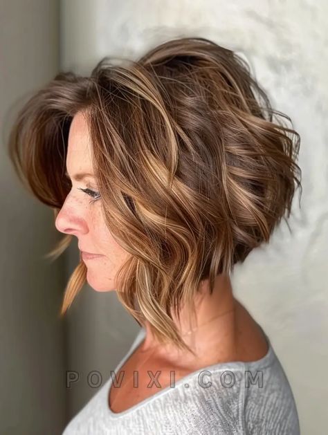 Stacked Bob Haircut Ideas for 2024: 34 Layered Styles for Short, Long, Curly, Fine and Thick Hair Long In The Front Short In The Back, Short Angled Bob Hairstyles, Reverse Bob Haircut, Curly Inverted Bob, Short Angled Bobs, Short Layered Bob, A Line Bobs, Angled Bob Hairstyles, Bob Haircut Ideas