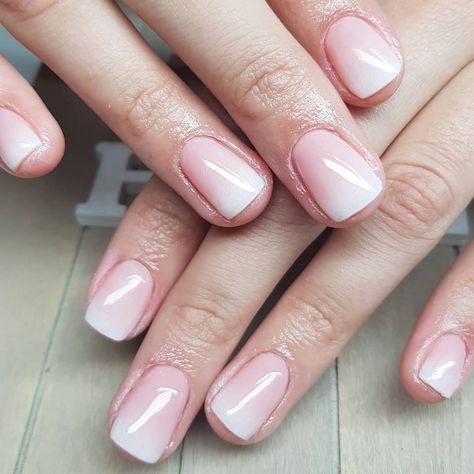 Baby boomer nails, aka French ombre or French fade nails, have been blowing up online. Diy Wedding Nails, French Manicure Ombre, Fade Nails, Baby Boomer Nails, French Fade Nails, Faded Nails, Baby Boomers Nails, French Fade, Ombre Manicure