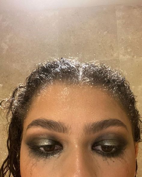 Pictures Of Zendaya, Zendaya Makeup, Zendaya Maree Stoermer Coleman, Sleepy Eyes, Zendaya Coleman, We Movie, Makeup Inspo, Makeup Routine, Aesthetic Pictures