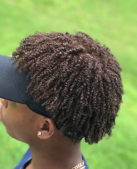 Curly Coils.. #Curls #CurlyHair #Coils Natural Haircut Styles, Hairstyle Male, Coiling Natural Hair, Long Curly Hair Men, Taper Fade Curly Hair, Natural Hair Men, Beyonce Hair, Ideas Haircut, Afro Curls