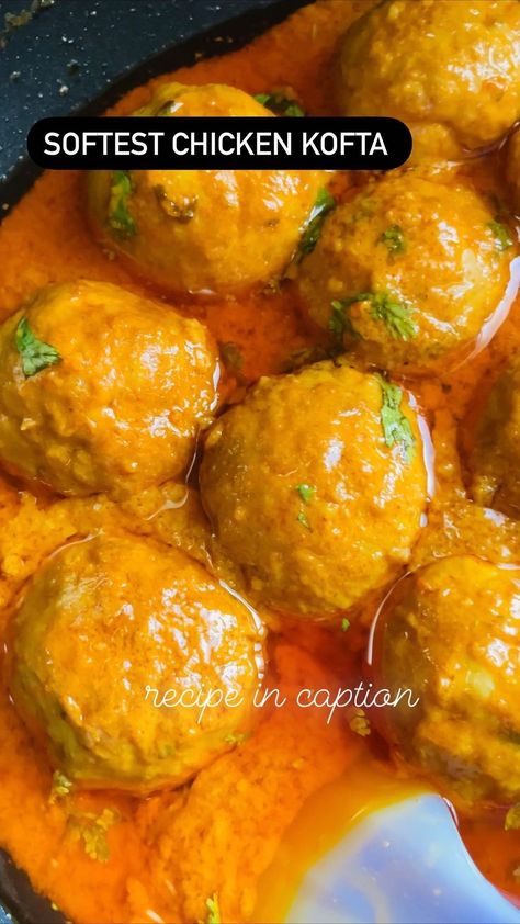 Chicken Kofta Curry Recipe https://fooooods.com/chicken-kofta-curry-bon_appetit_by_nadia Chicken Kofta Recipe Pakistani, Ground Chicken Kofta, Keema Kofta Recipe, Chicken Kofta Curry, Pakistani Kofta Recipe, Casadia Recipe, Chicken Kofta Recipe, Lamb Keema, Chicken Kofta